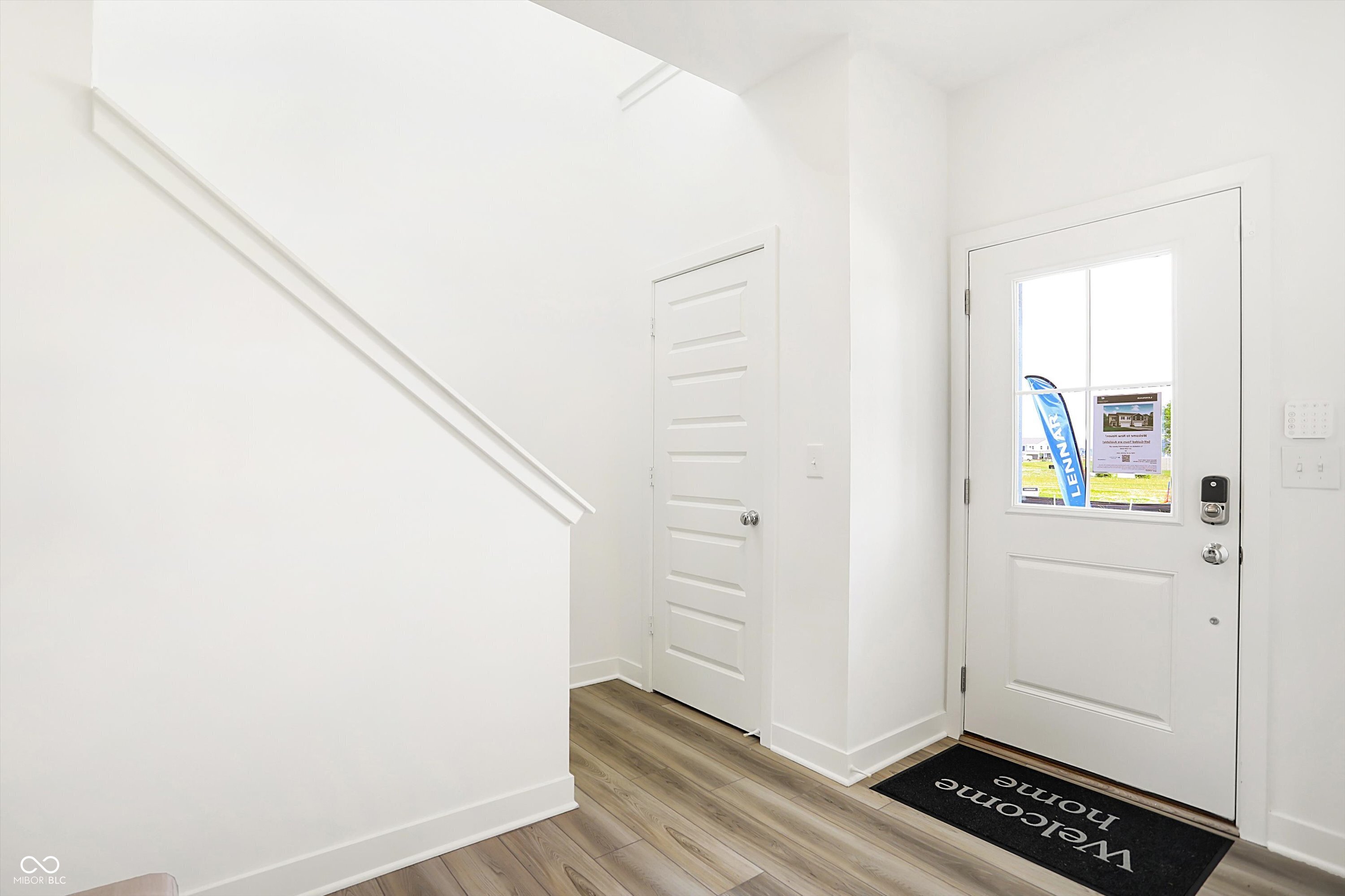 2925 Grand Rdg Drive Greenwood, IN 46143 - Photo 4 of 44