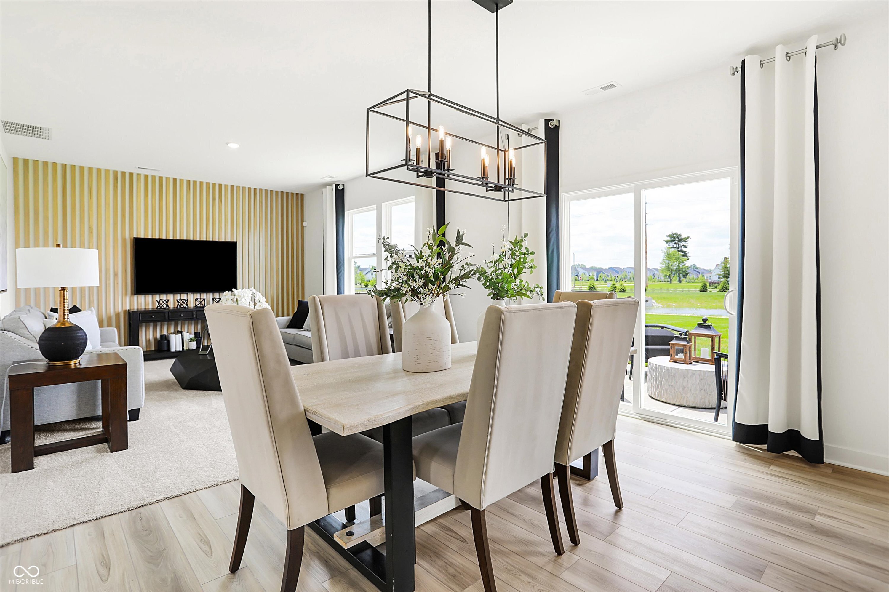 2925 Grand Rdg Drive Greenwood, IN 46143 - Photo 7 of 44