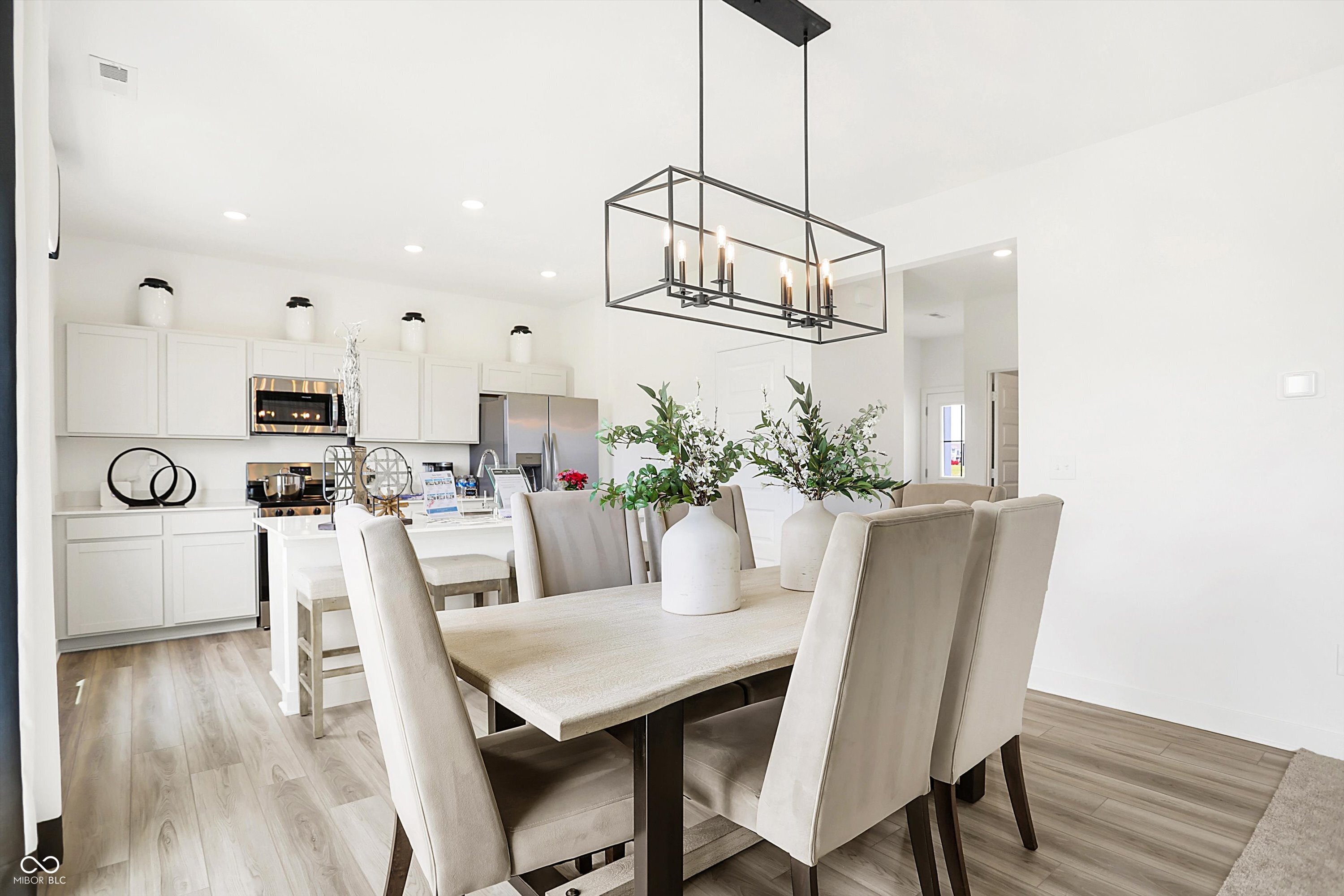 2925 Grand Rdg Drive Greenwood, IN 46143 - Photo 9 of 44