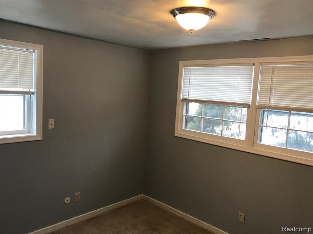 1648 Haslett Road East Lansing, MI 48823 - Photo 19 of 25