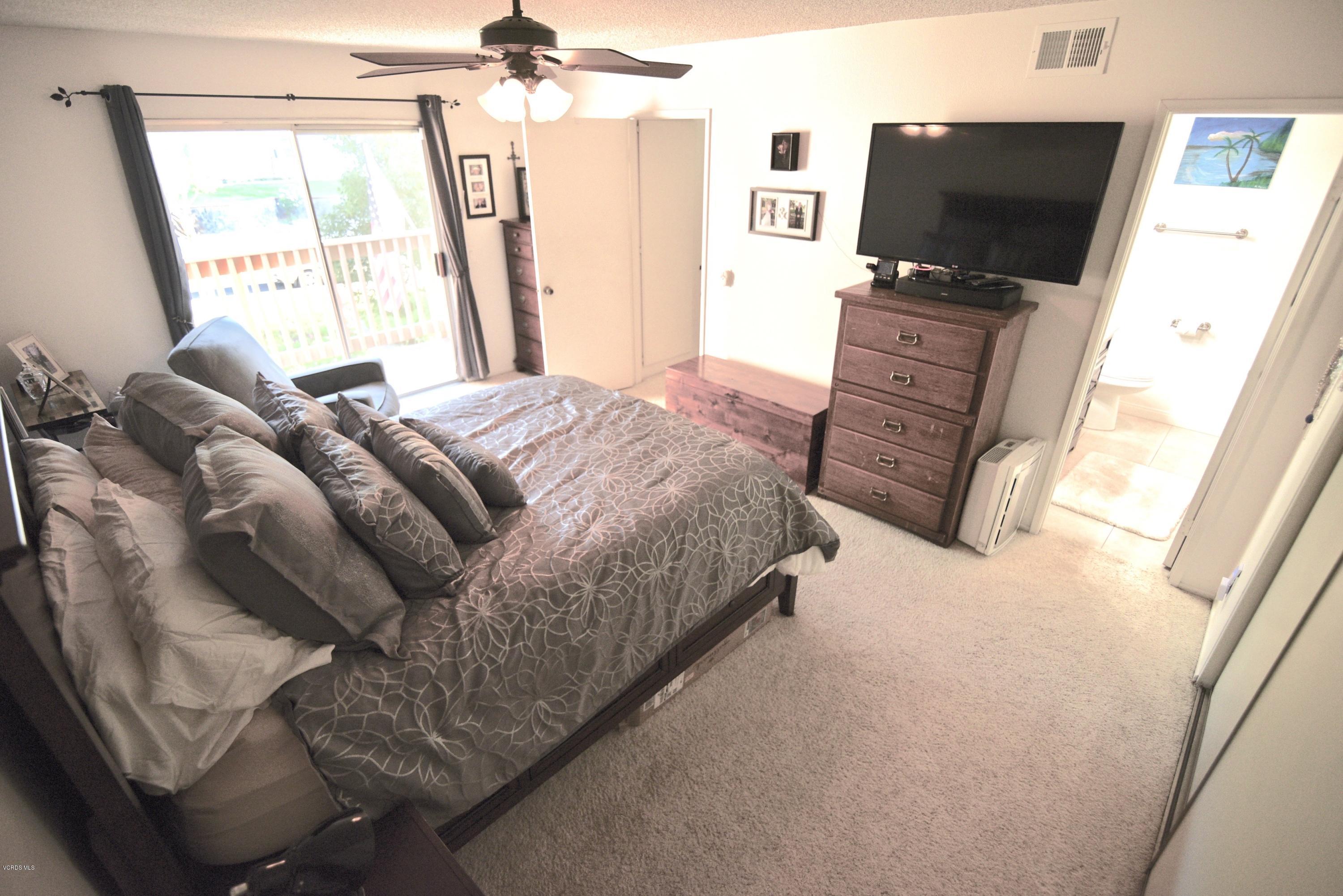 14804 Reedley Street, Unit B Moorpark, CA 93021 - Photo 5 of 44 DJR_1007