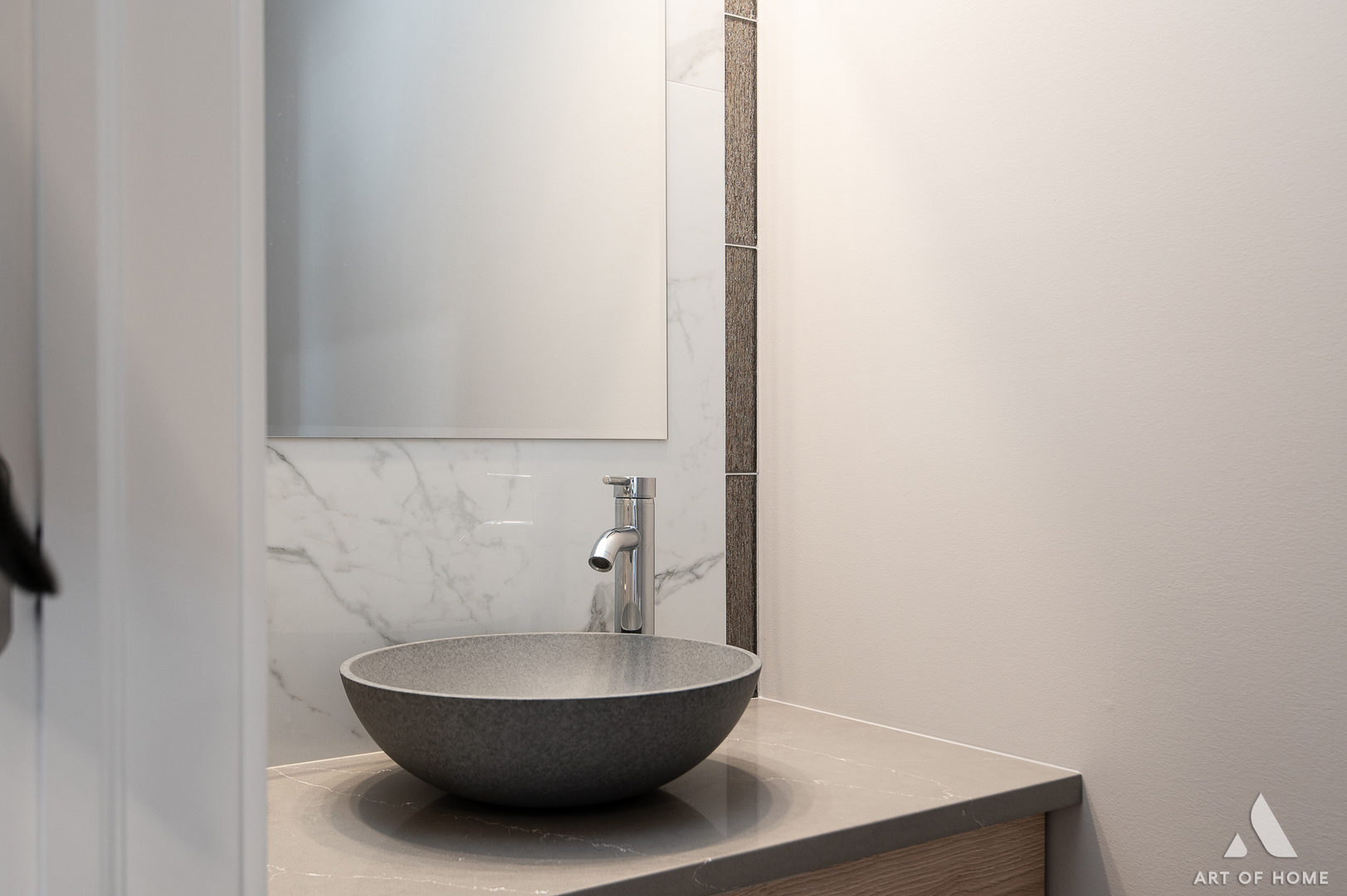 1007 Biltmore Drive Elgin, IL 60120 - Photo 15 of 43 a bathroom with a sink and a mirror