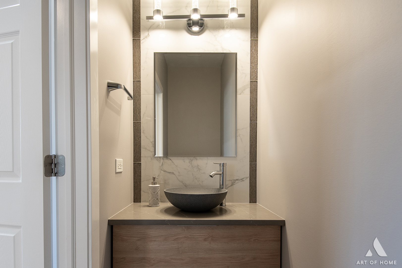 1007 Biltmore Drive Elgin, IL 60120 - Photo 16 of 43 a bathroom with a sink and a mirror