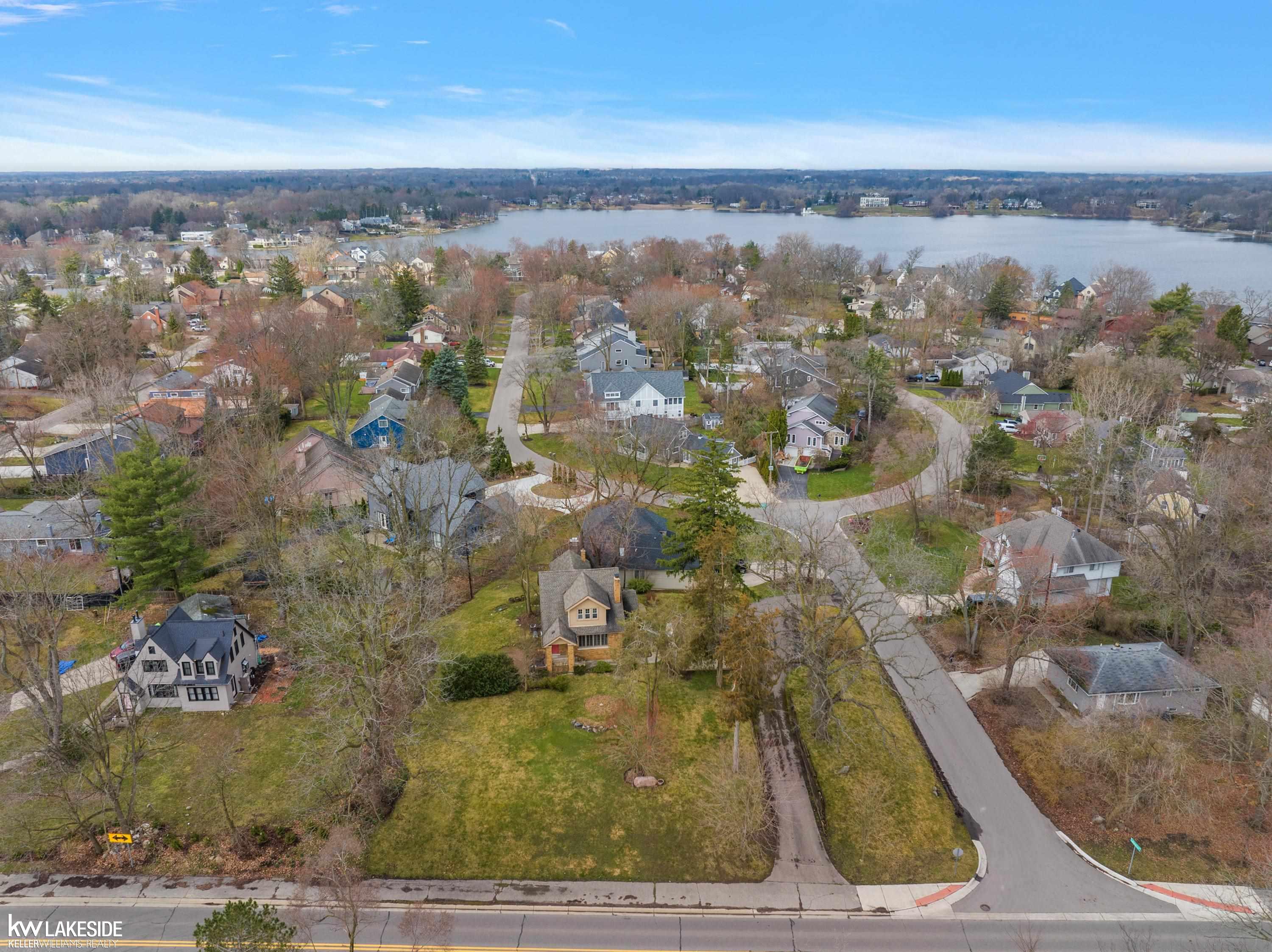 5520 Inkster Road West Bloomfield, MI 48323 - Photo 24 of 69 50136189-2d3d84cf-3570-4190-8dbf-5828c3c037f8.JPG
