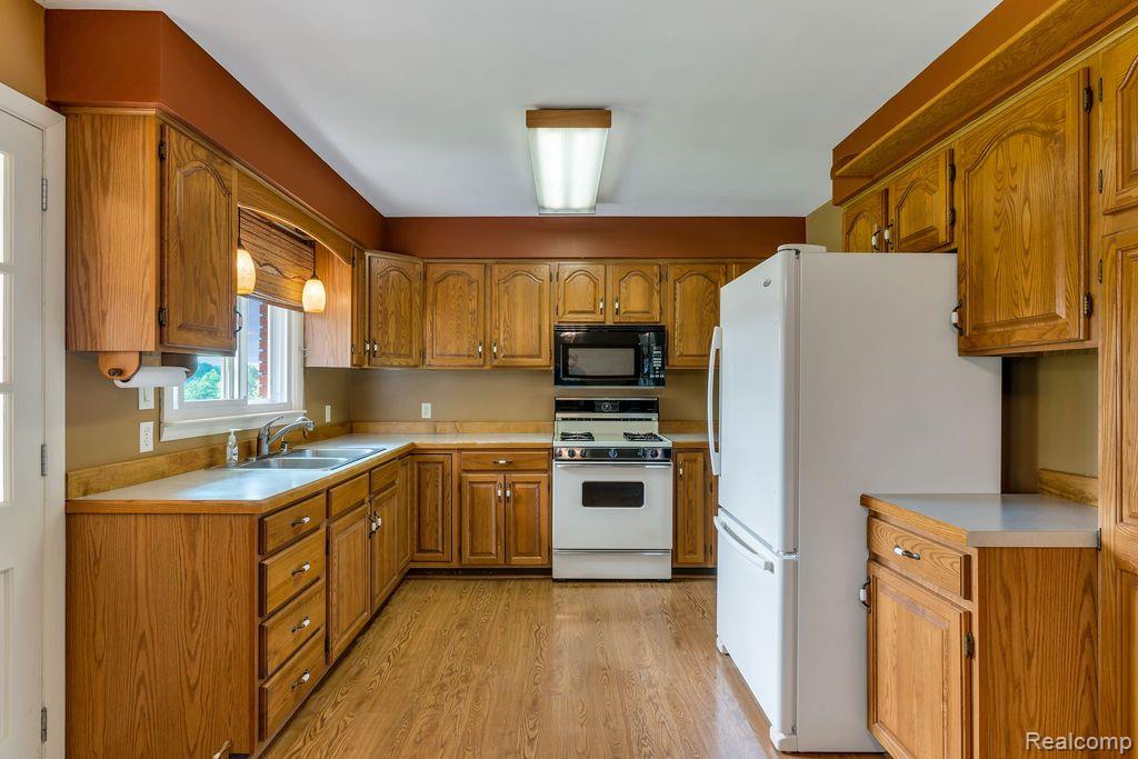 6700 Mabley Hill Road Fenton, MI 48430 - Photo 11 of 50