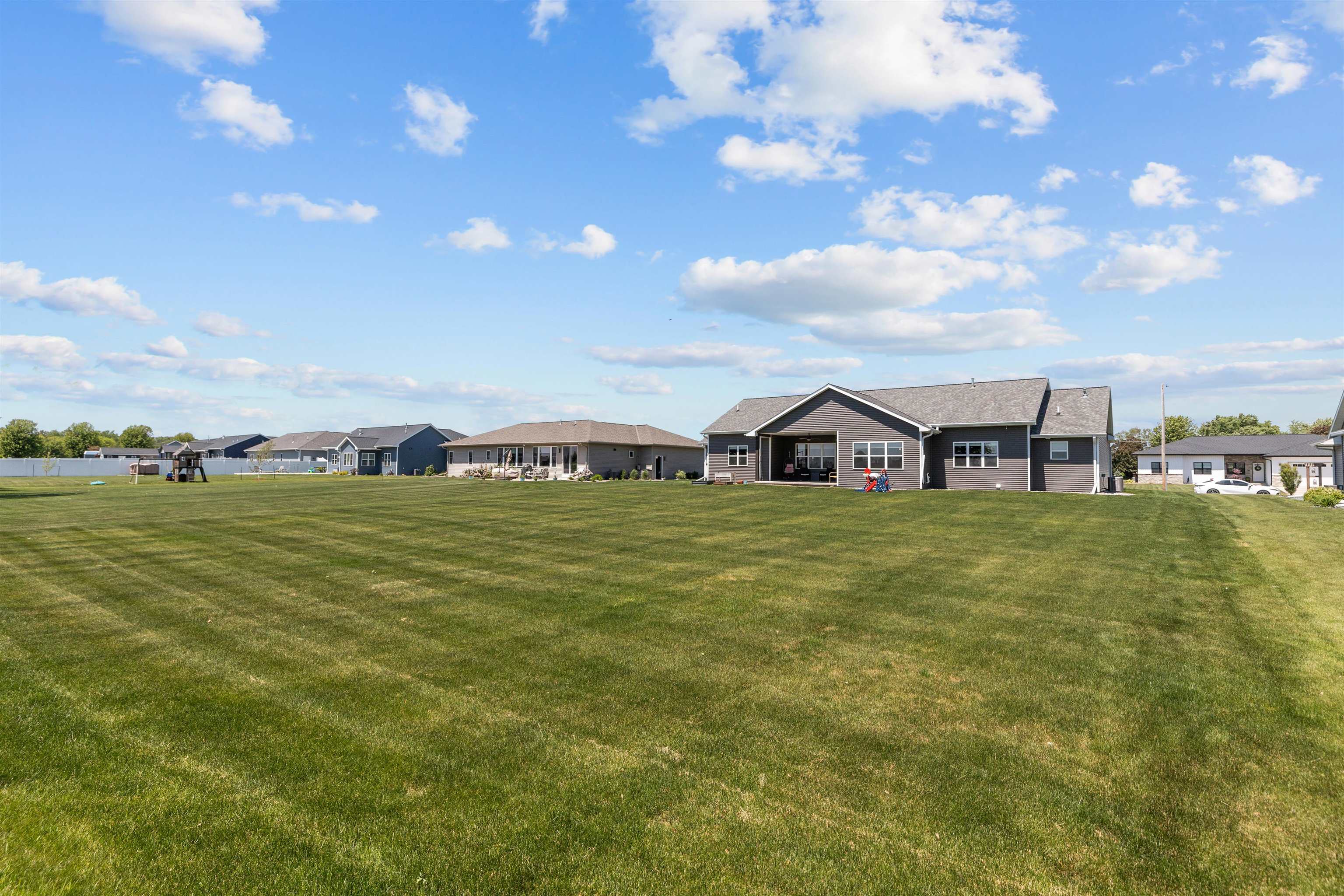 2157 Fox Point Court De Pere, WI 54115 - Photo 12 of 75