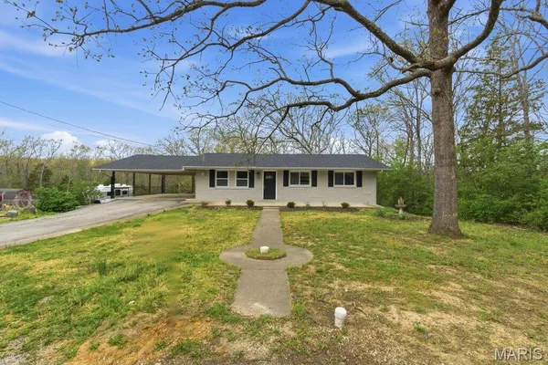 $229,900 | 14041 Trails End Drive, De Soto, MO 63020