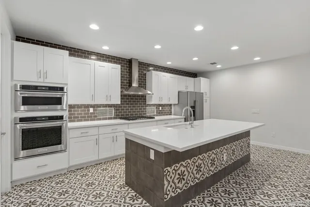 $3,800 | 350 East Olmos Drive, San Antonio, TX 78212