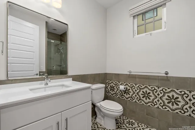 $3,800 | 350 East Olmos Drive, San Antonio, TX 78212