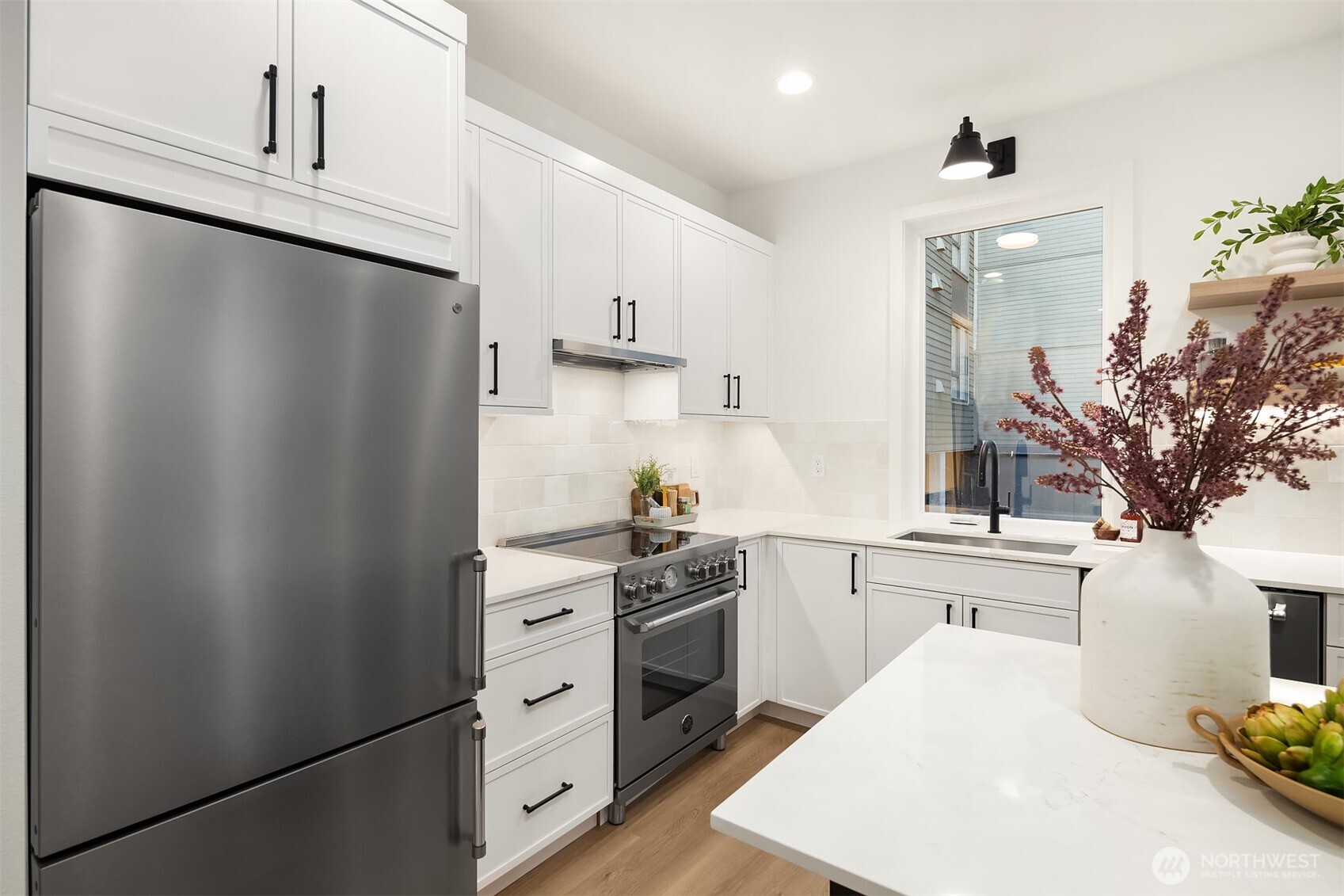 4008 Midvale Avenue North, Unit A Seattle, WA 98103 - Photo 11 of 35