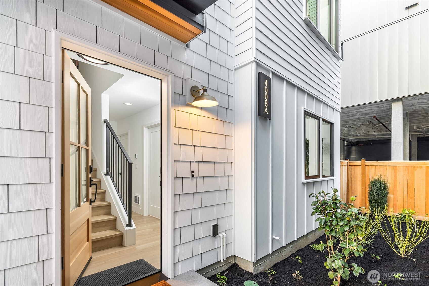 4008 Midvale Avenue North, Unit A Seattle, WA 98103 - Photo 4 of 35
