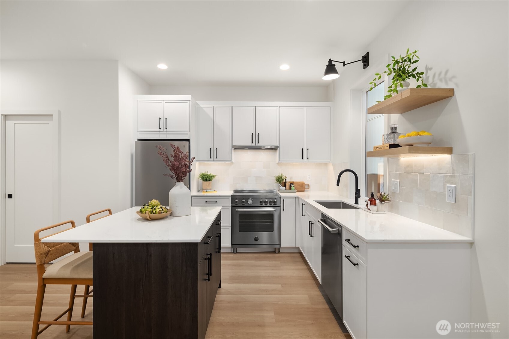 4008 Midvale Avenue North, Unit A Seattle, WA 98103 - Photo 9 of 35