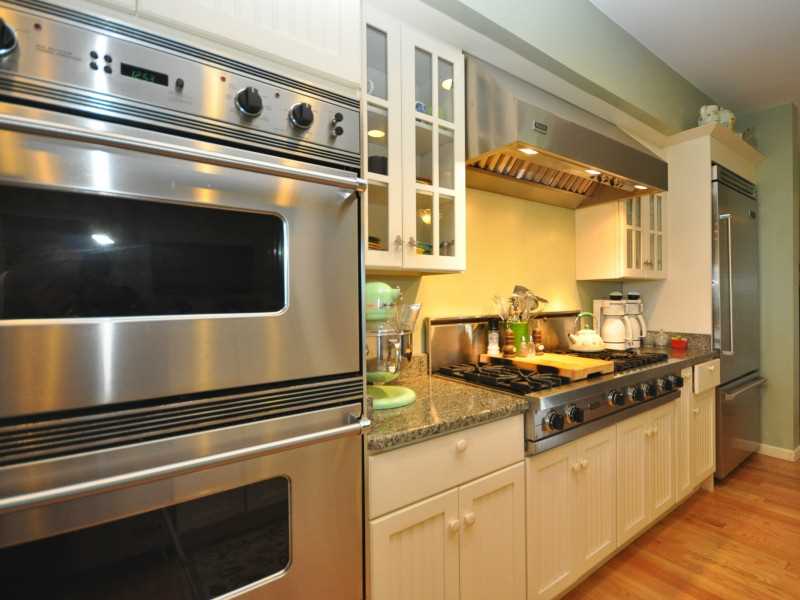 632 Corn Neck Road Block Island, RI 02807 - Photo 6 of 21 Kitchen.