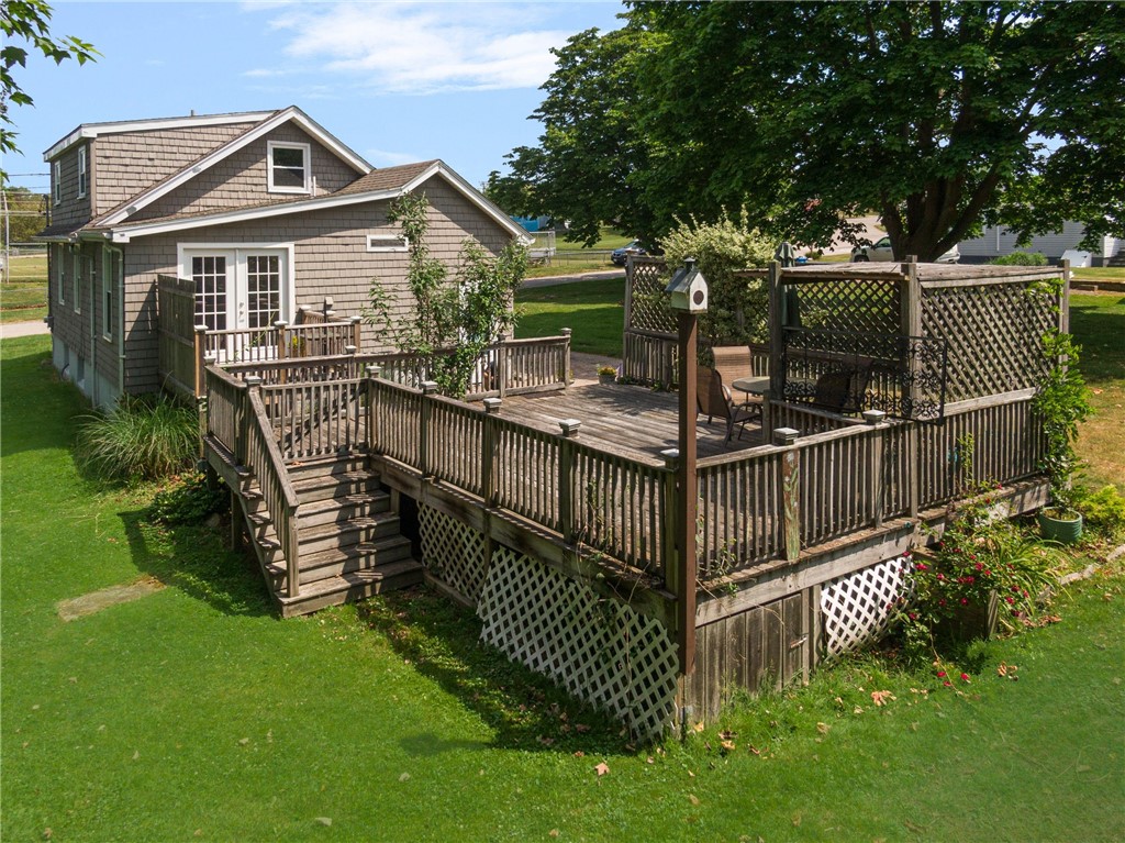 37 Reservoir Road Middletown, RI 02842 - Photo 23 of 39 Deck