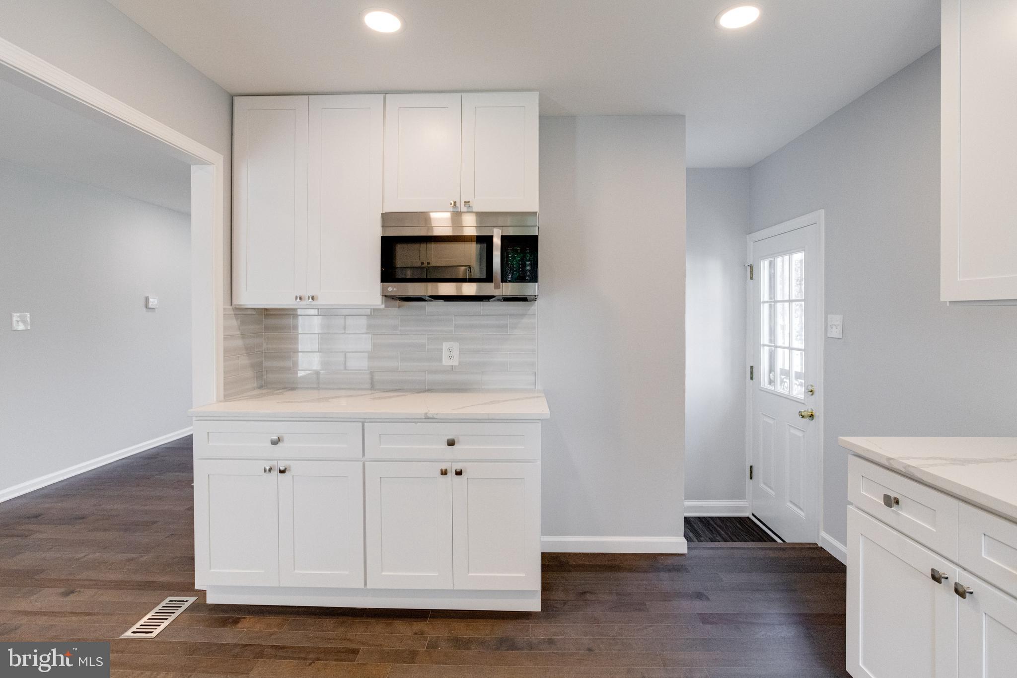 8913 Maplebrook Road Randallstown, MD 21133 - Photo 16 of 67 Built in Microwave