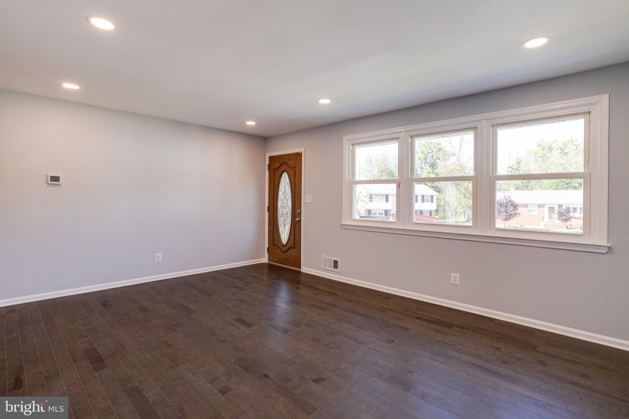 8913 Maplebrook Road Randallstown, MD 21133 - Photo 8 of 67 Bright Living Room