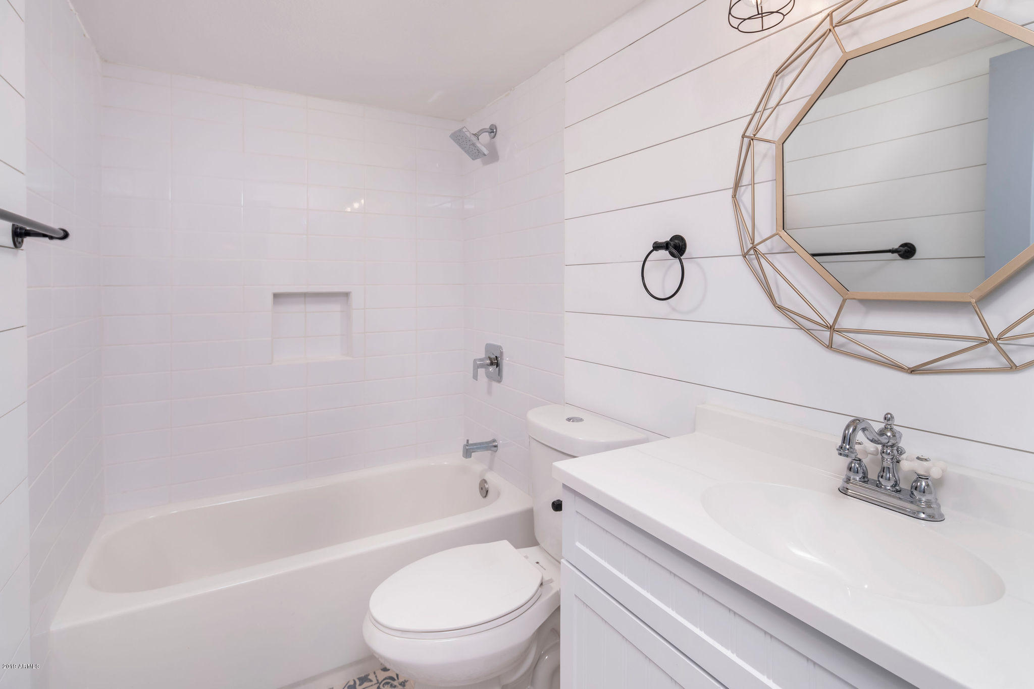 4176 West Hearn Road Phoenix, AZ 85053 - Photo 10 of 14 03
