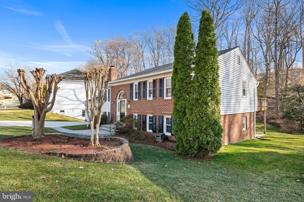 $775,000 | 7630 Chancellor Way, Springfield, VA 22153