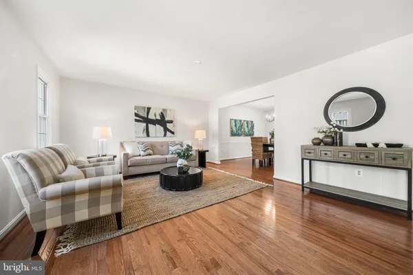 $775,000 | 7630 Chancellor Way, Springfield, VA 22153