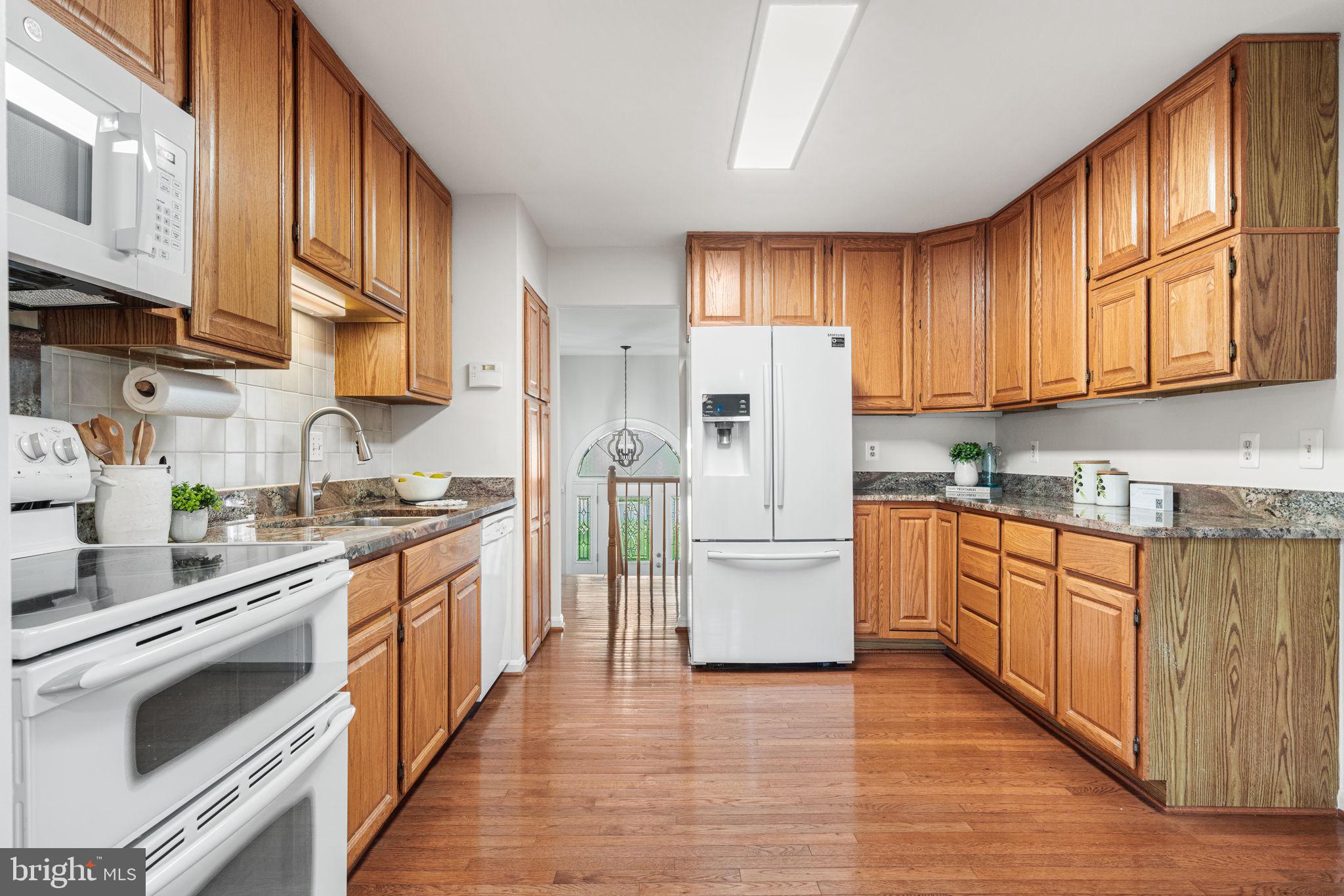 7630 Chancellor Way Springfield, VA 22153 - Photo 25 of 73 Well Appointed Gourmet Kitchen