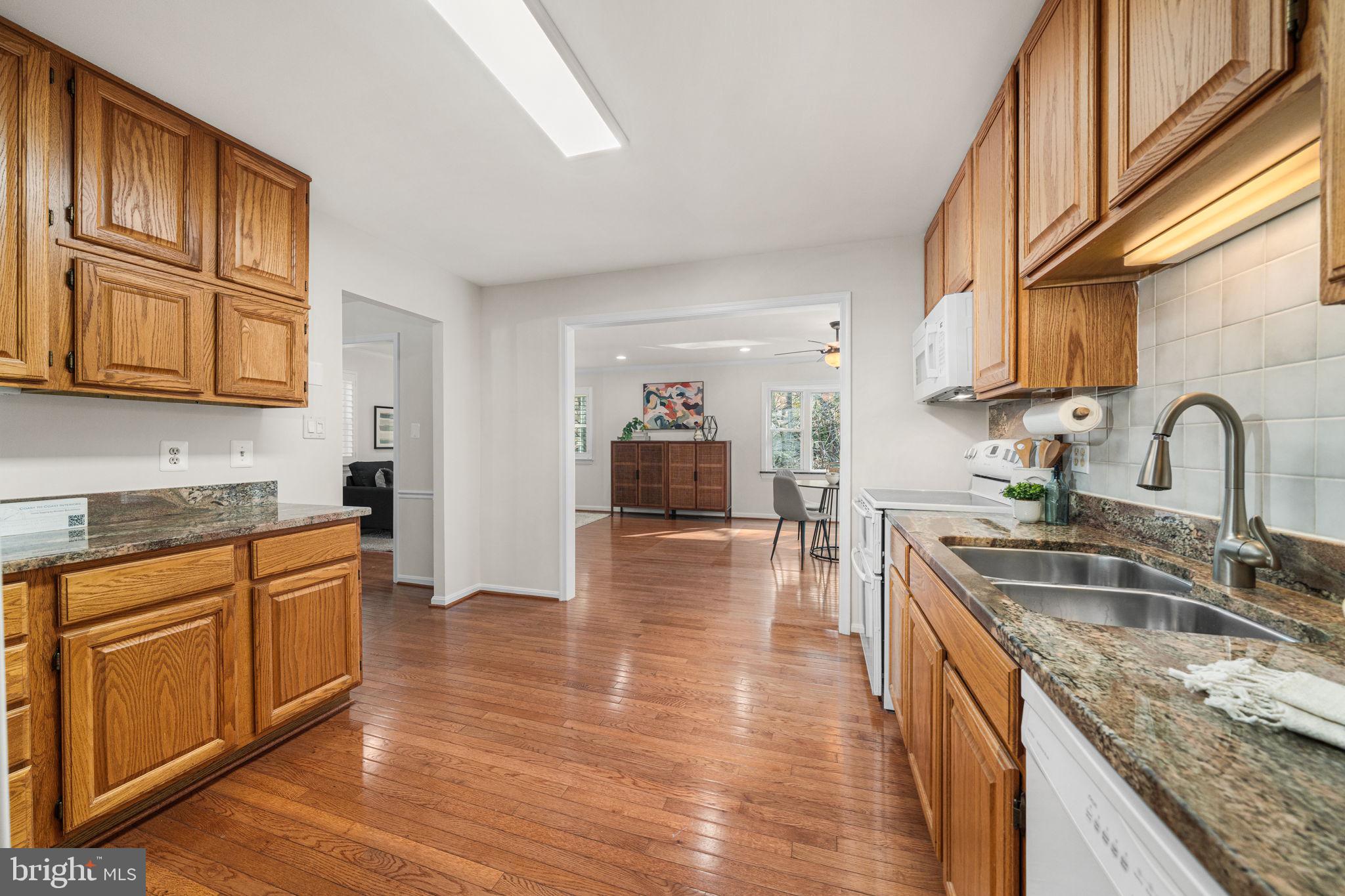 7630 Chancellor Way Springfield, VA 22153 - Photo 26 of 73 Granite Countertops