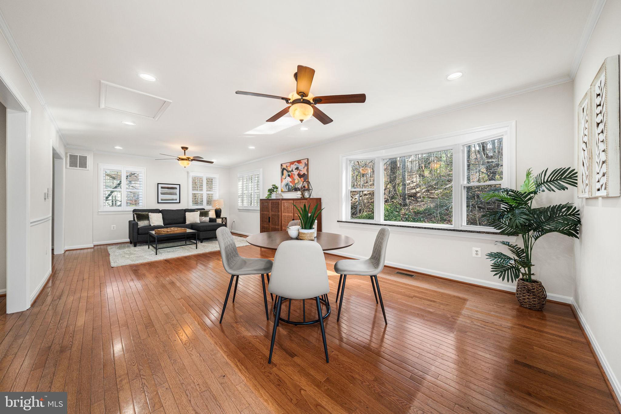 7630 Chancellor Way Springfield, VA 22153 - Photo 34 of 73 Lots of Natural Light!