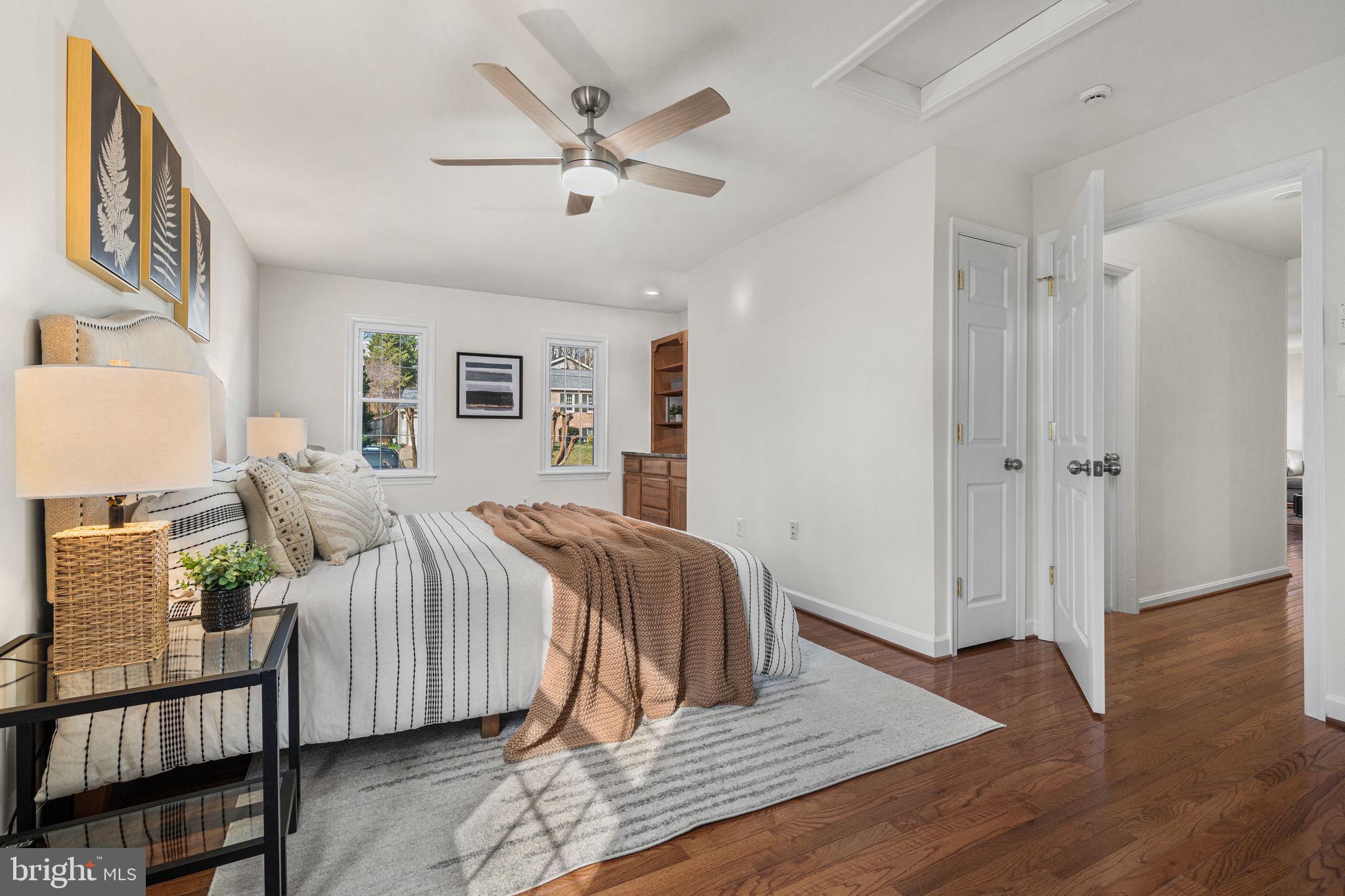 7630 Chancellor Way Springfield, VA 22153 - Photo 39 of 73 Down the Hallway