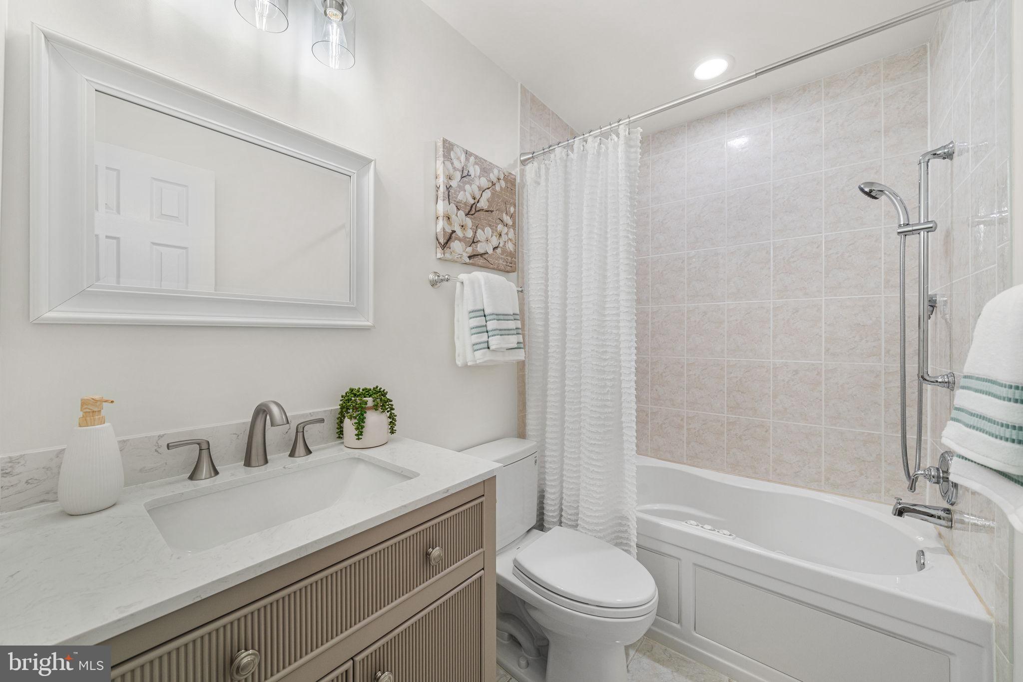 7630 Chancellor Way Springfield, VA 22153 - Photo 50 of 73 Full Hall Bath Upper Level