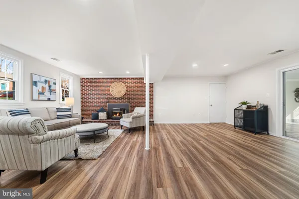 $775,000 | 7630 Chancellor Way, Springfield, VA 22153