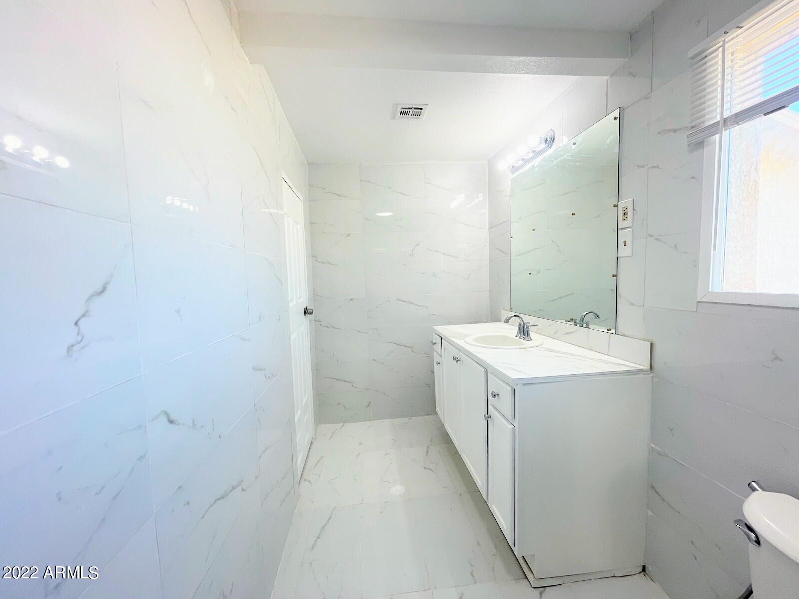 20628 West Elliot Road Buckeye, AZ 85326 - Photo 22 of 43 PHOTO-2022-09-24-15-11-00