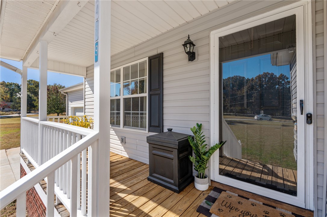 469 Old Georgia Road Pelzer, SC 29669 - Photo 3 of 33