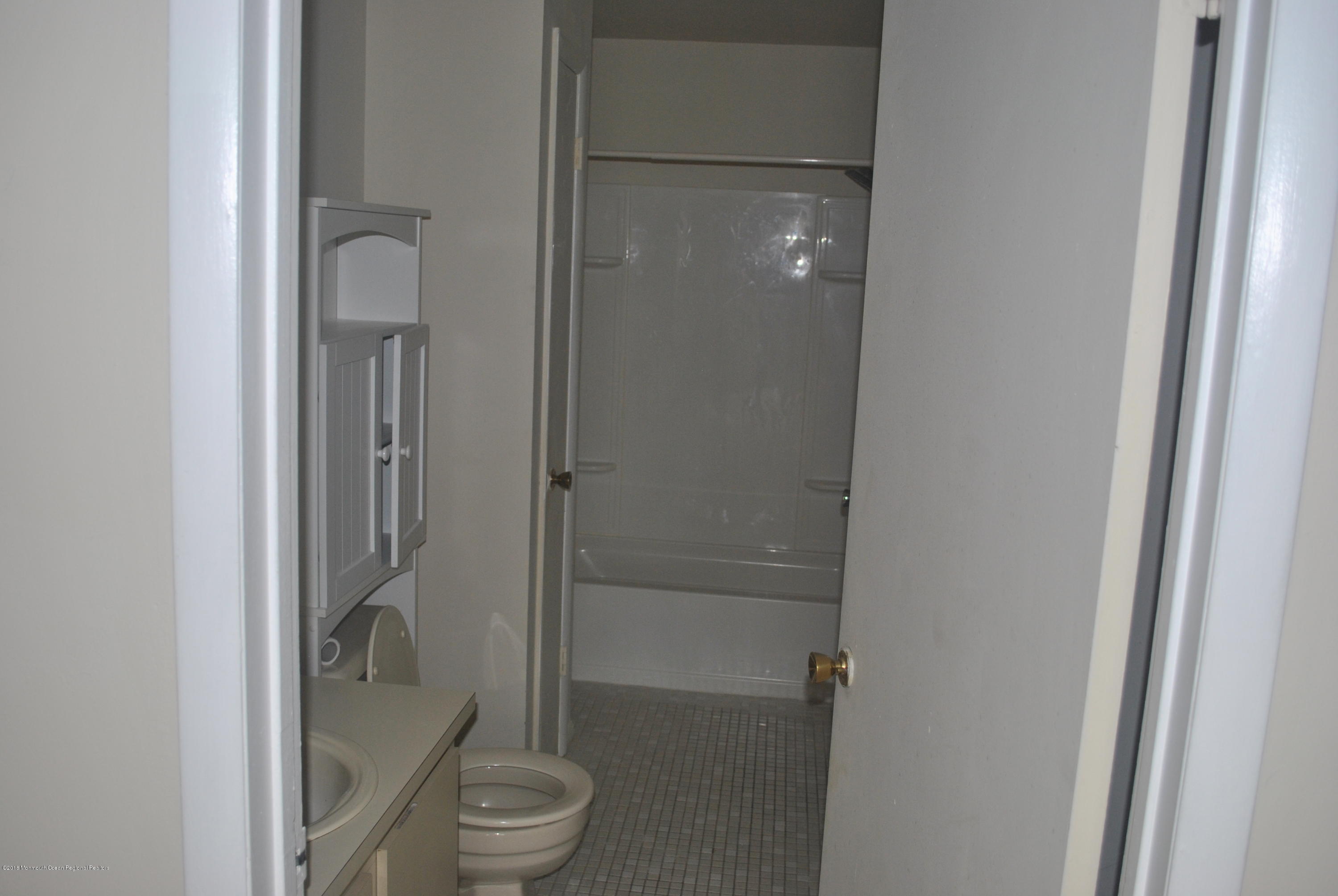 504-7 Harding Road Freehold, NJ 07728 - Photo 9 of 14 DSC_1257