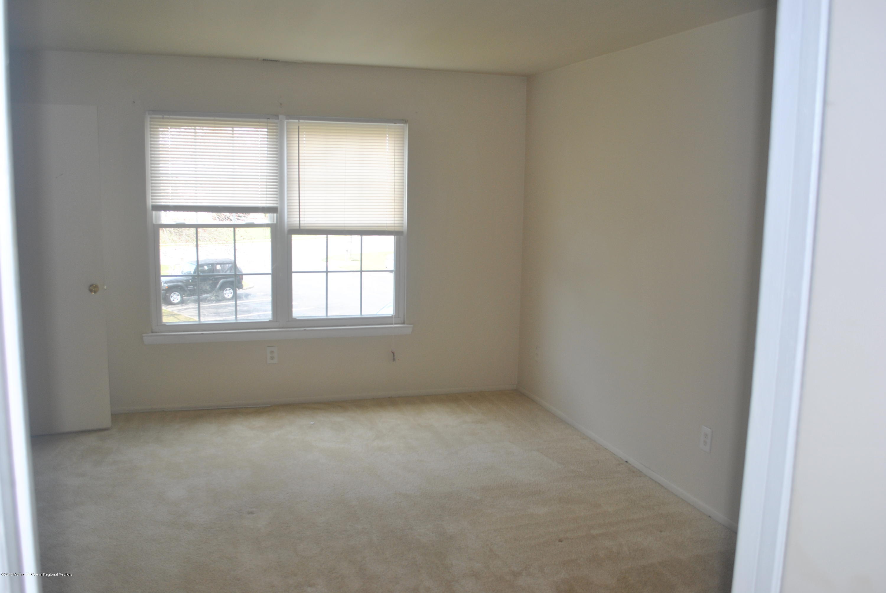 504-7 Harding Road Freehold, NJ 07728 - Photo 10 of 14 DSC_1258