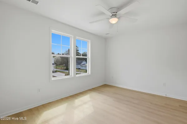 $329,500 | 706 West Hayes Street, Burgaw, NC 28425