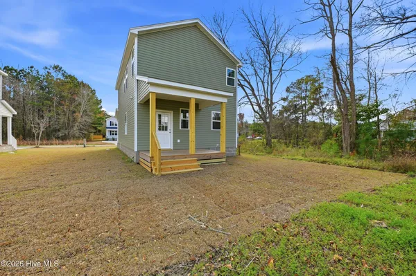 $329,500 | 706 West Hayes Street, Burgaw, NC 28425