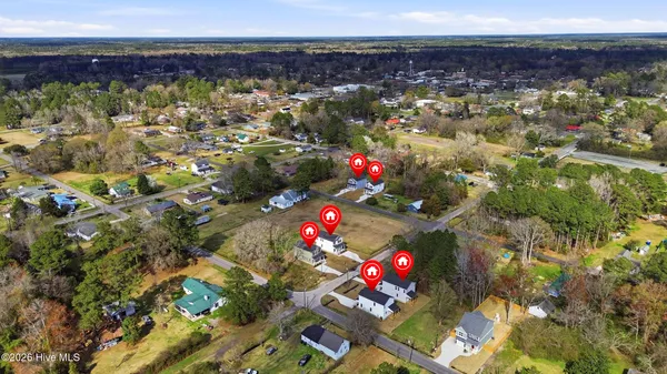 $329,500 | 706 West Hayes Street, Burgaw, NC 28425