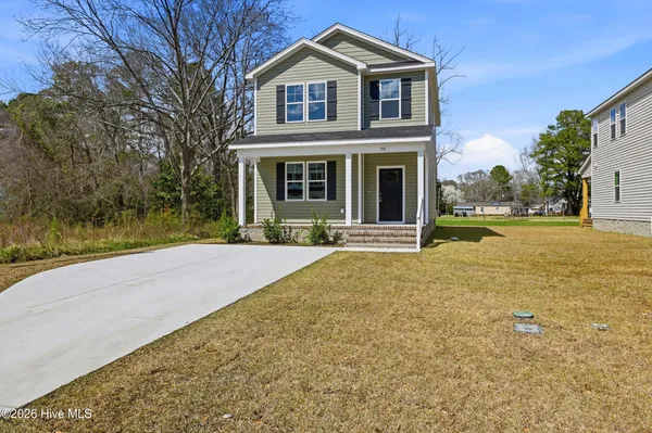 $329,500 | 706 West Hayes Street, Burgaw, NC 28425