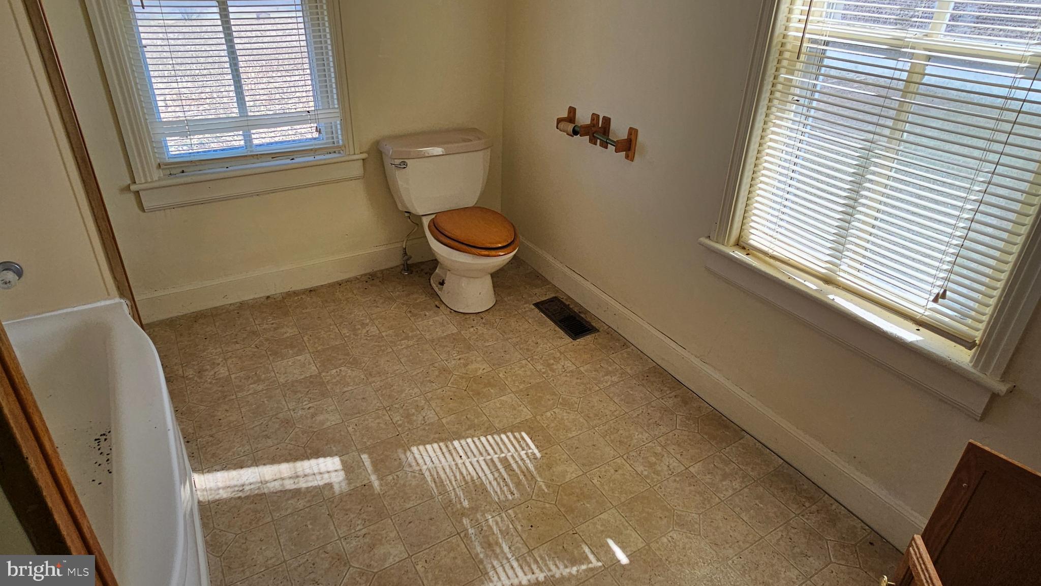 1 26.33 /- Acres Mountain Brook Road St. Thomas, PA 17252 - Photo 38 of 49 a bathroom with a toilet