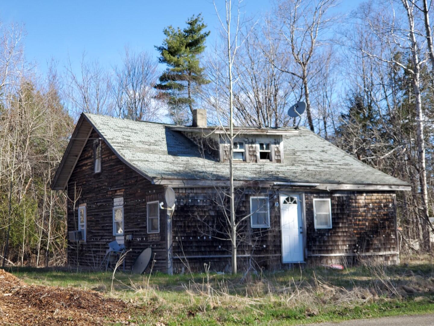 65 Marsh Road Belfast, ME 04915 - Photo 3 of 18 20220420_082348 (Large)
