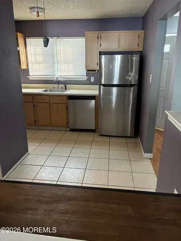 $2,400 | 43 Jaffreyton Close, Freehold, NJ 07728