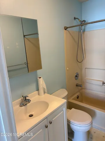 $2,400 | 43 Jaffreyton Close, Freehold, NJ 07728