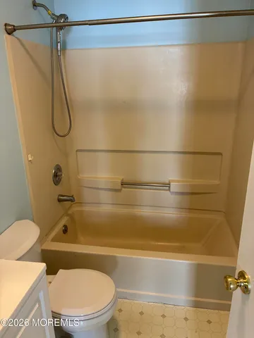 $2,400 | 43 Jaffreyton Close, Freehold, NJ 07728