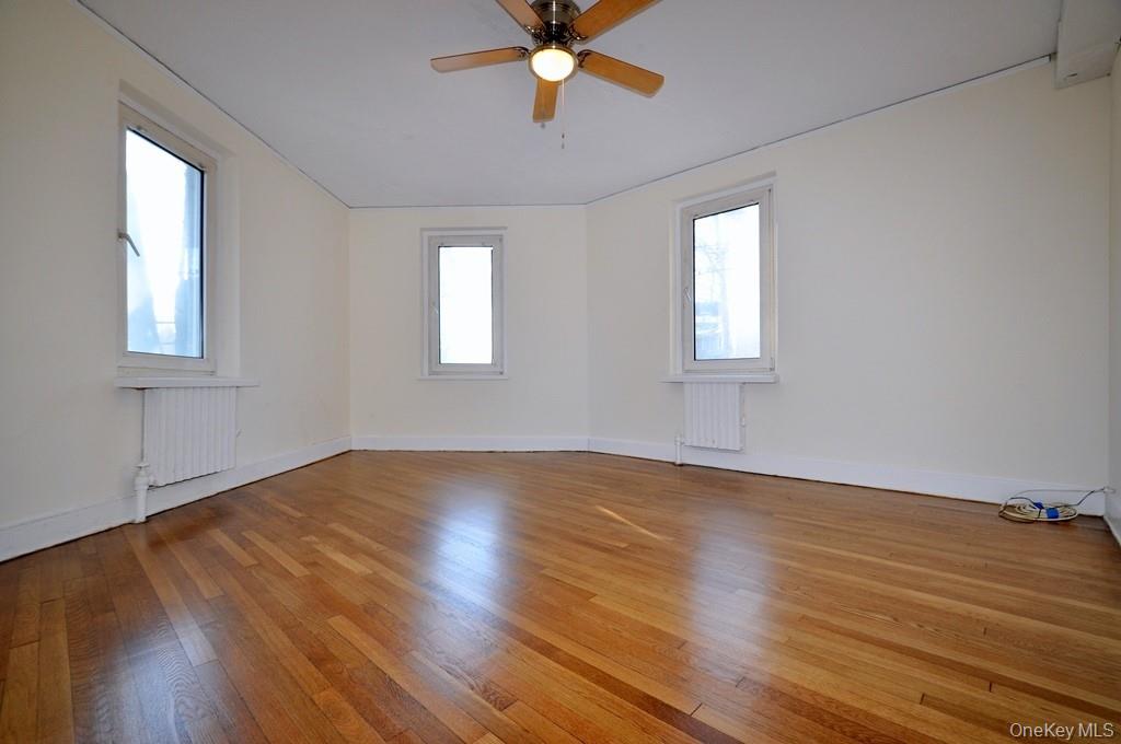 69 Harney Road, Unit 3A Scarsdale, NY 10583 - Photo 16 of 22 Large bedroom with refinished hardwood floors.