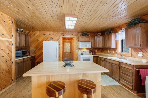 $525,000 | 53406 Ormerods Shores Road, Deer River, MN 56636