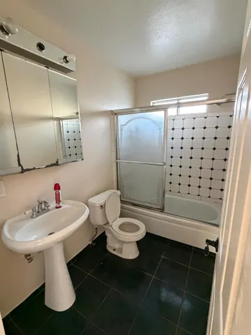 $349,999,000 | 1406 64th Avenue, Sacramento, CA 95822