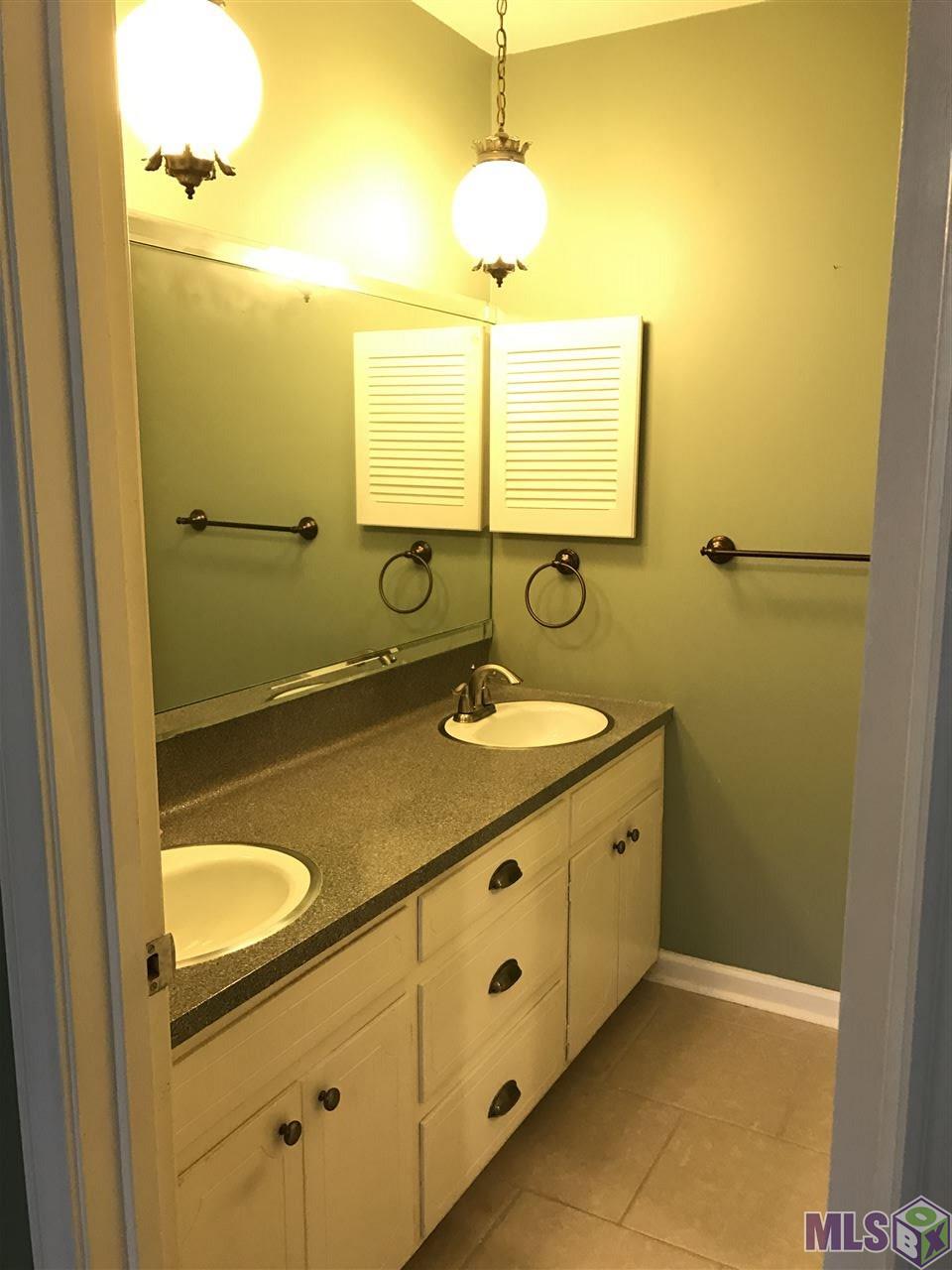 10228 Timberline Drive Baton Rouge, LA 70809 - Photo 20 of 30 Master Bathroom