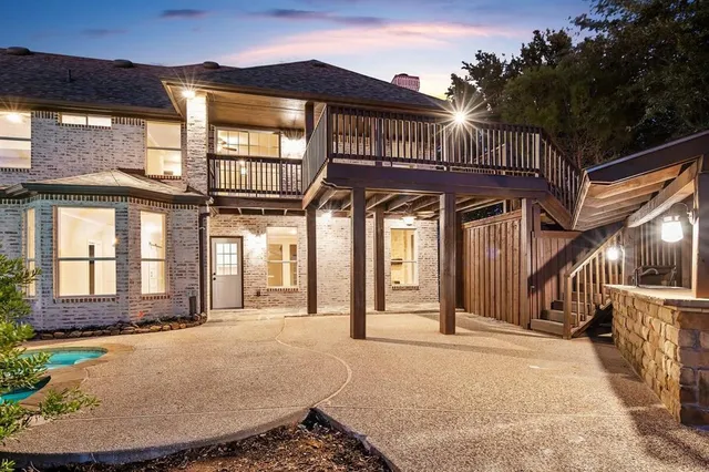 a view of a house with entertaining space