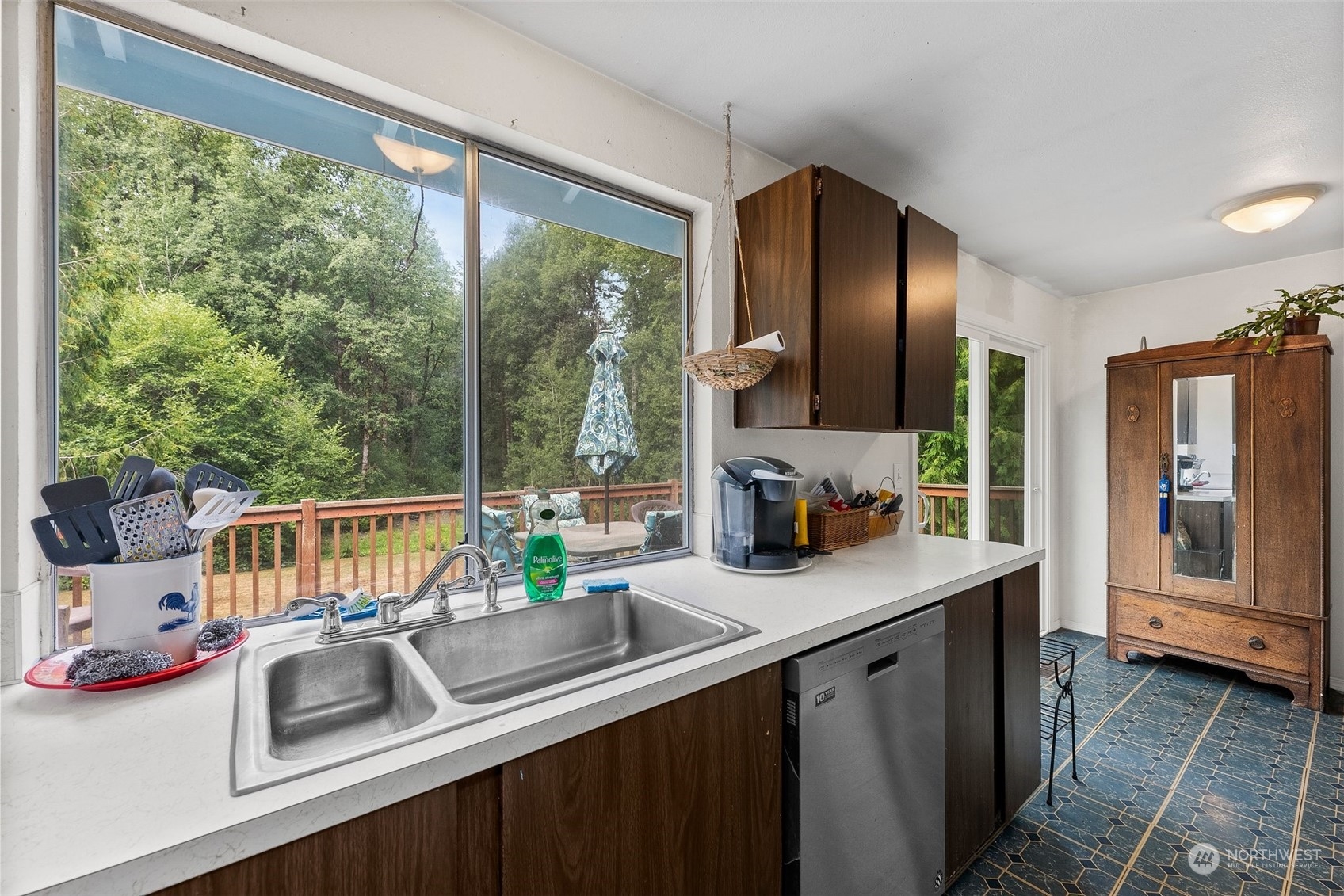 5769 Southeast Nelson Road Olalla, WA 98359 - Photo 10 of 29 Gallery Image 10