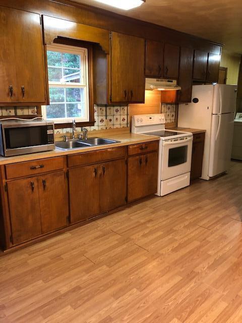 126 County Rd O C - 3380 Elloree, SC 29047 - Photo 6 of 13 Canebrake kitchen