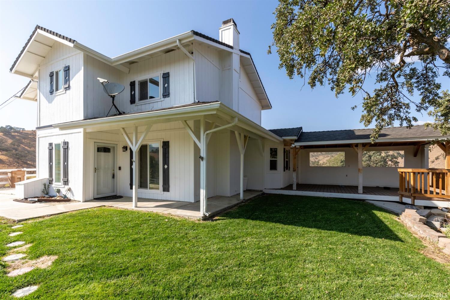 19500 Pine Ridge Drive Tehachapi, CA 93561 - Photo 2 of 29 Gallery Image 2